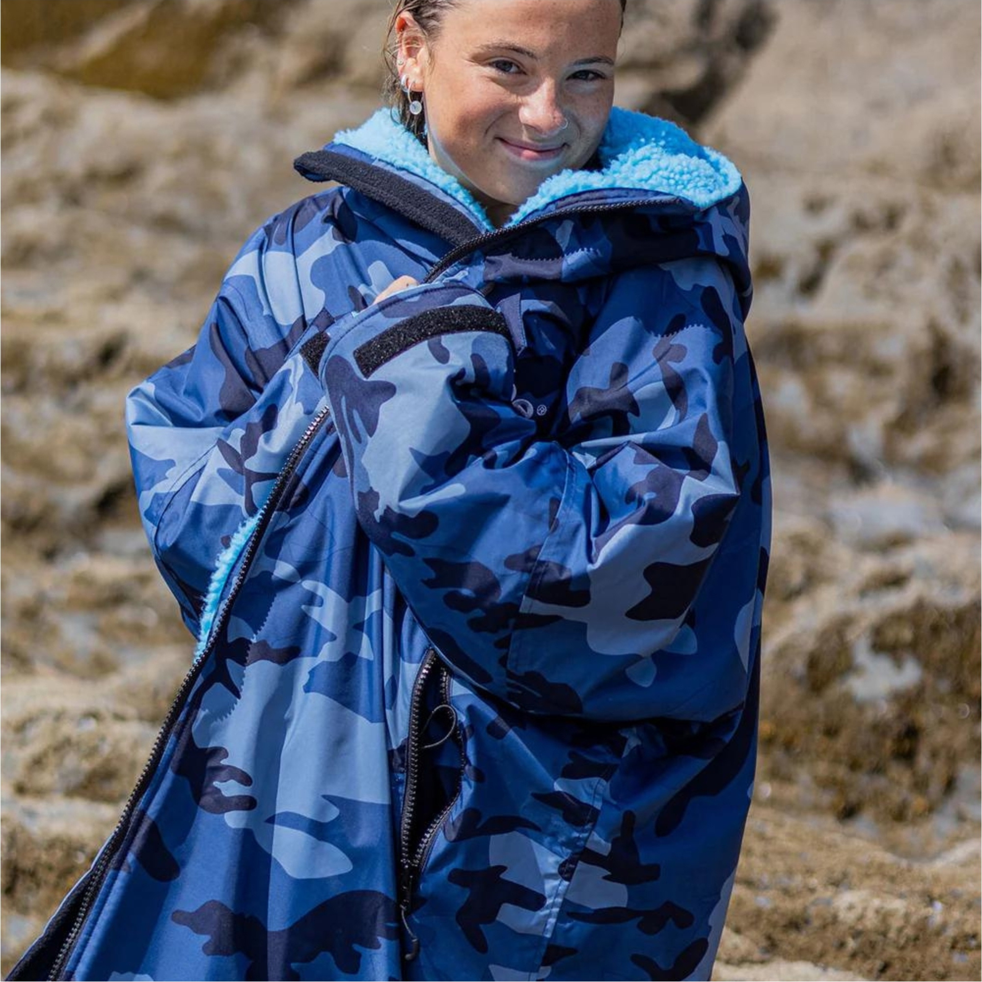 2026 Dryrobe Advance Long Sleeve Changing Robe DALSV3 - Blue / Camo
